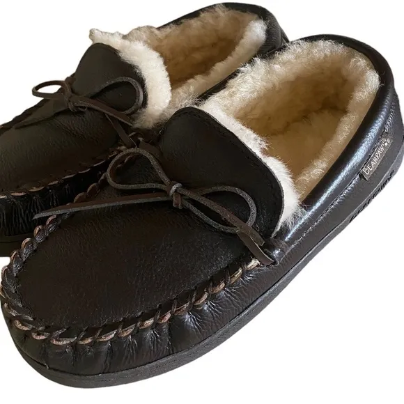 BEARPAW Men’s Chocolate Leather Sheepskin Indoor Outdoor Slip-On NWOT Si…