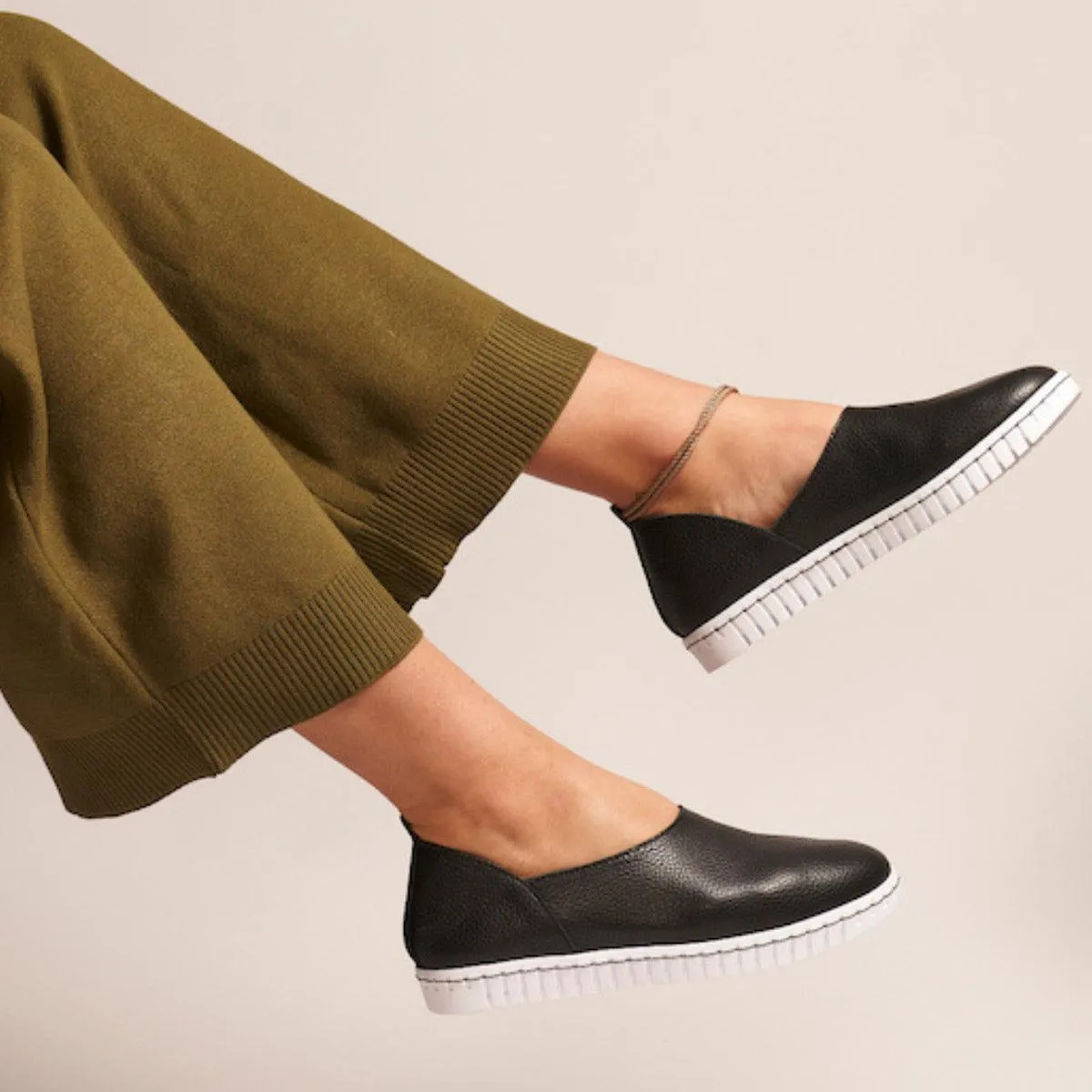 BENDY Black - Italian Leather