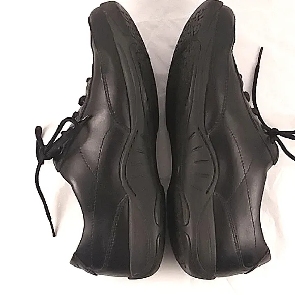 Dansko Women's Emma Leather Lace Up Comfort Sneaker Black Slip Resistant size 39
