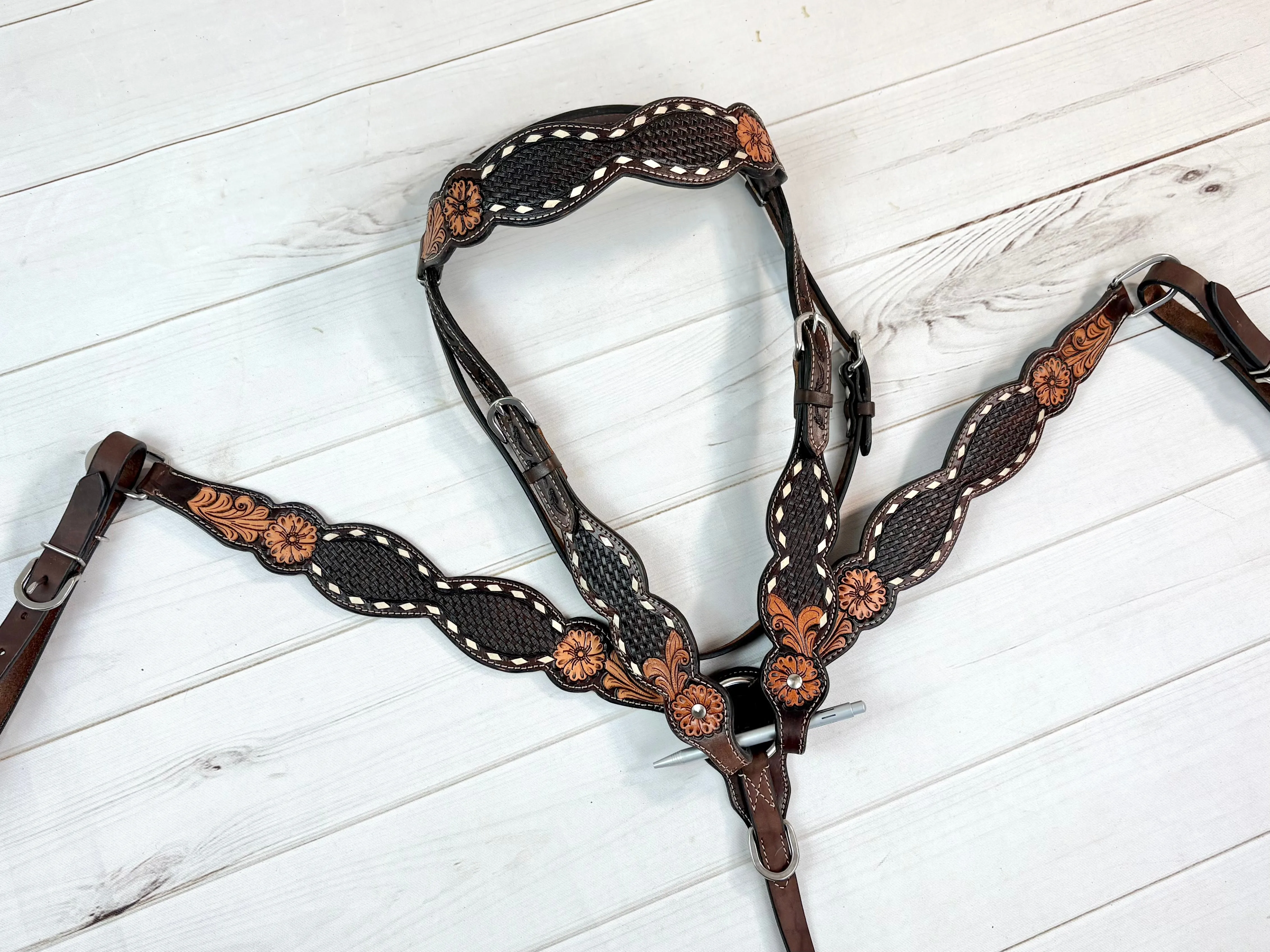 Dark Basketweave Tooled Buckstitch Border Tack Set