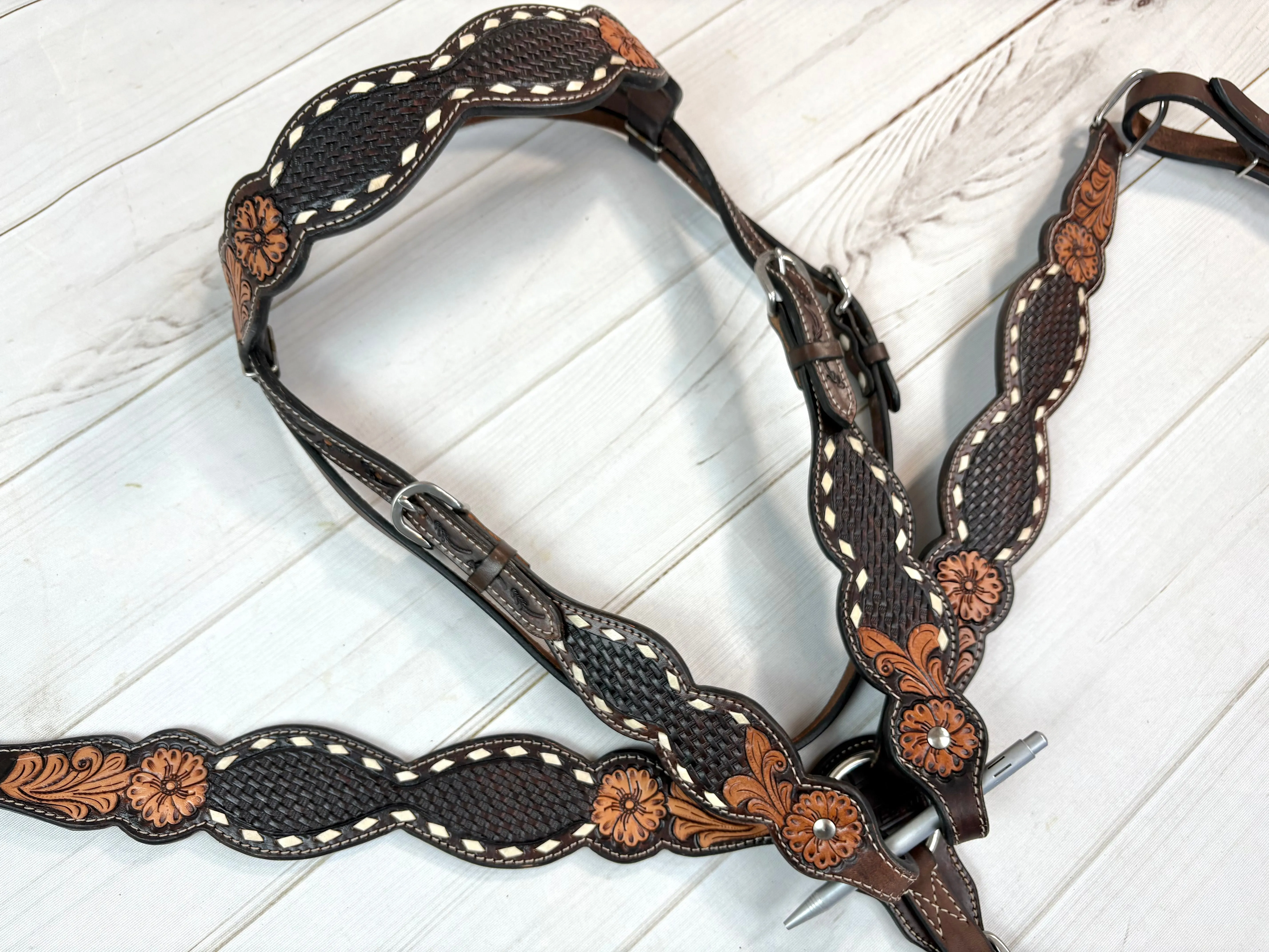 Dark Basketweave Tooled Buckstitch Border Tack Set
