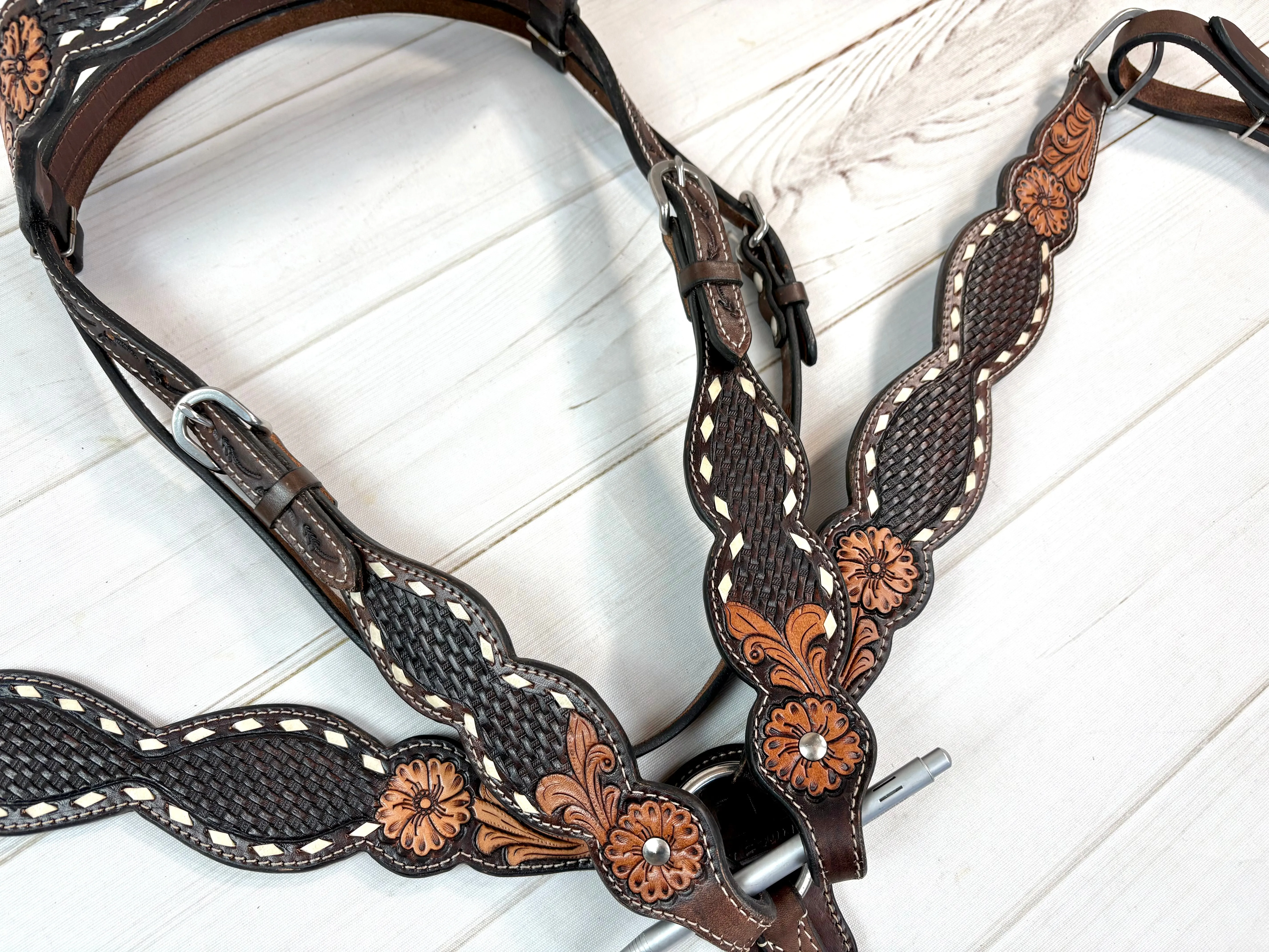 Dark Basketweave Tooled Buckstitch Border Tack Set
