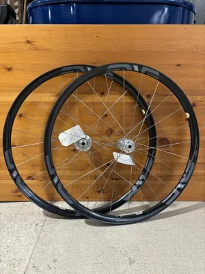 ENVE G27 Tubeless Disc Wheelset - Industry Nine Torch Disc hubs