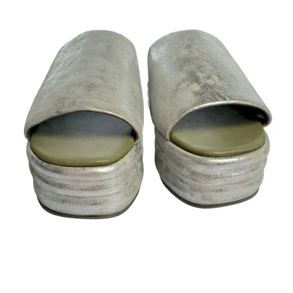Free People Harbor Flatform in Brushed Silver Platform Slip On Metallic 39 US 9