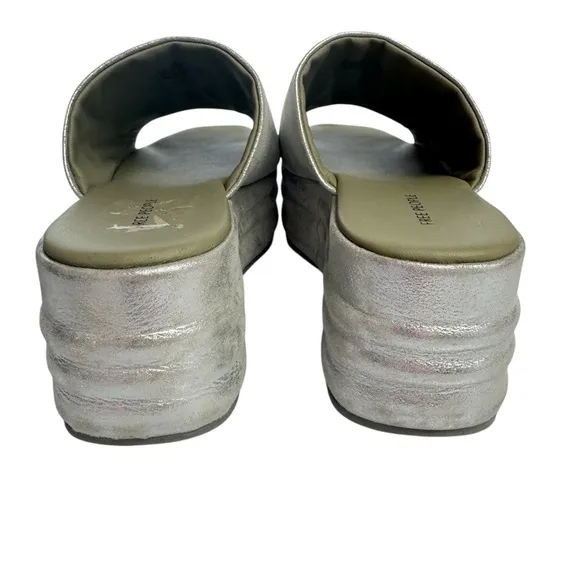 Free People Harbor Flatform in Brushed Silver Platform Slip On Metallic 39 US 9