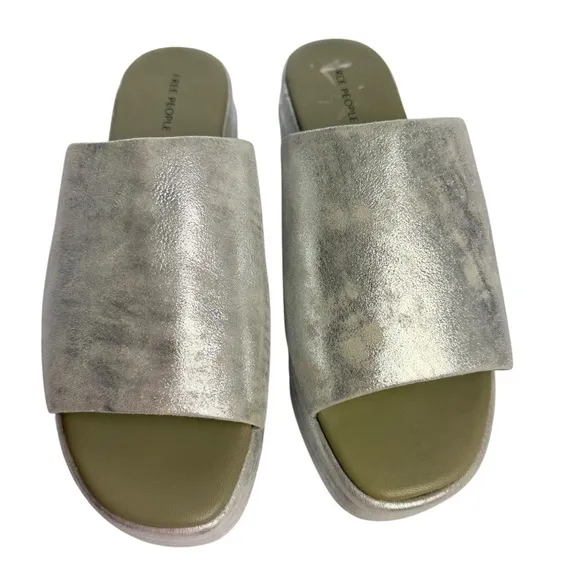 Free People Harbor Flatform in Brushed Silver Platform Slip On Metallic 39 US 9