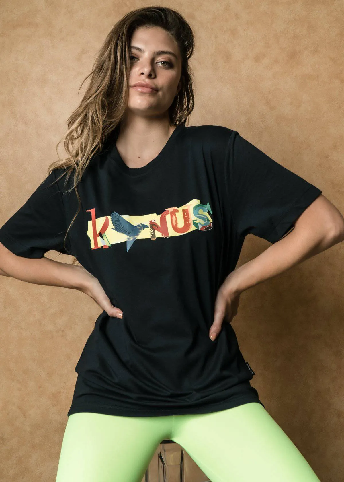 Konus Men's Graphic Tee in Navy