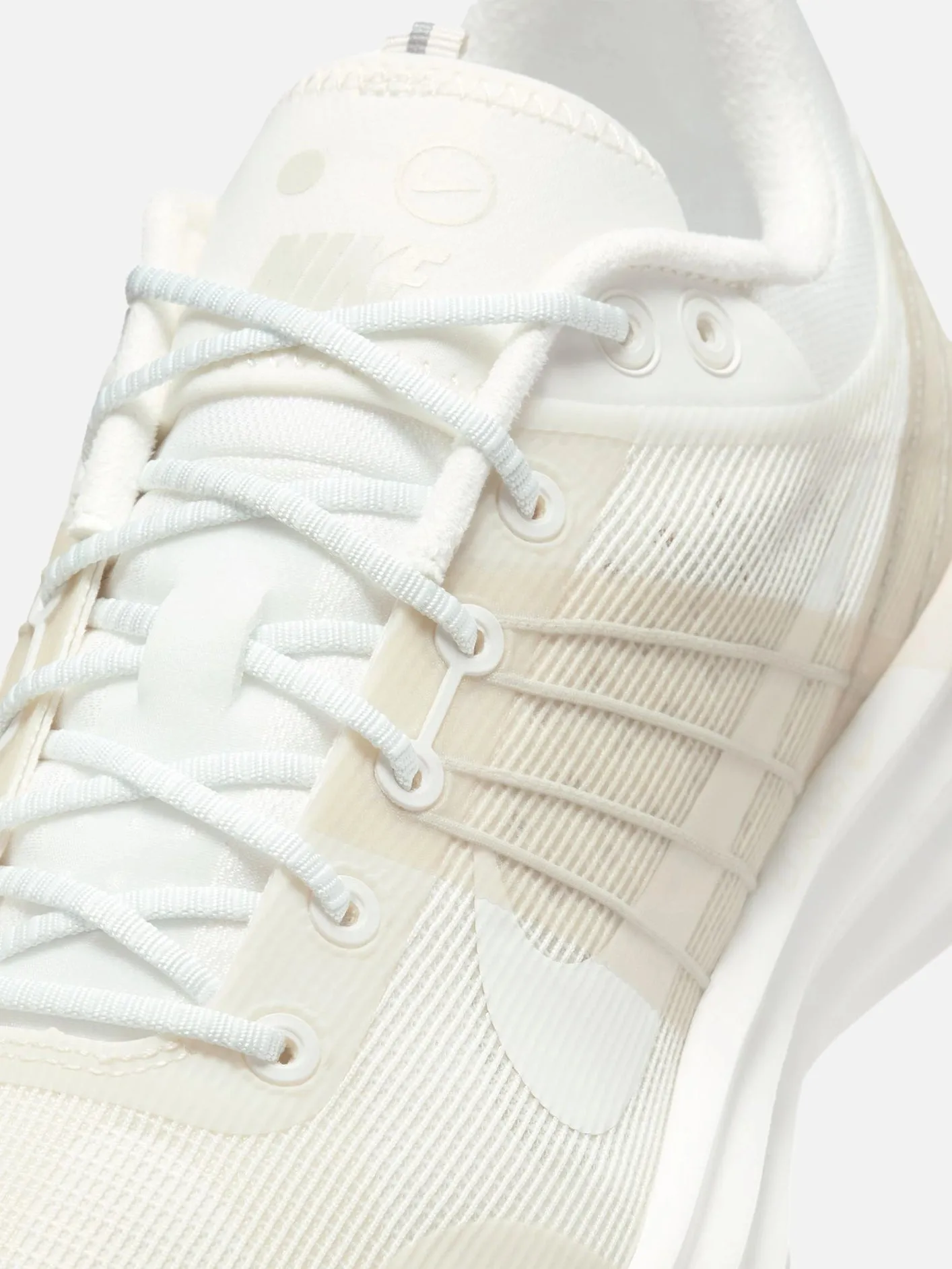 Lunar Roam "Phantom and Light Bone"