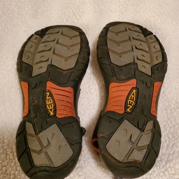 Mens Keen Whisper Water Shoes size 11. Gray and orange.  In good condition