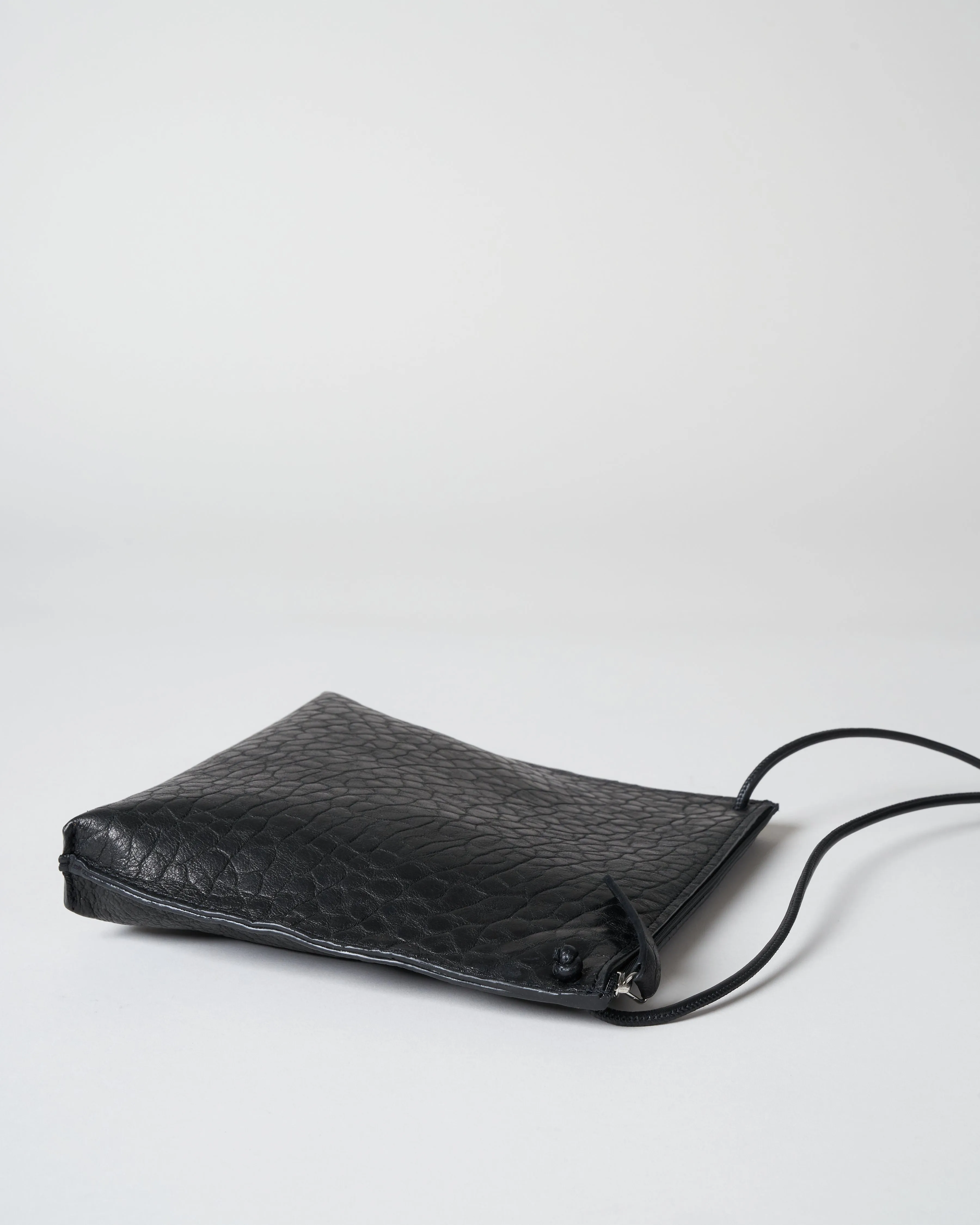 strappy pouch - licorice pebble