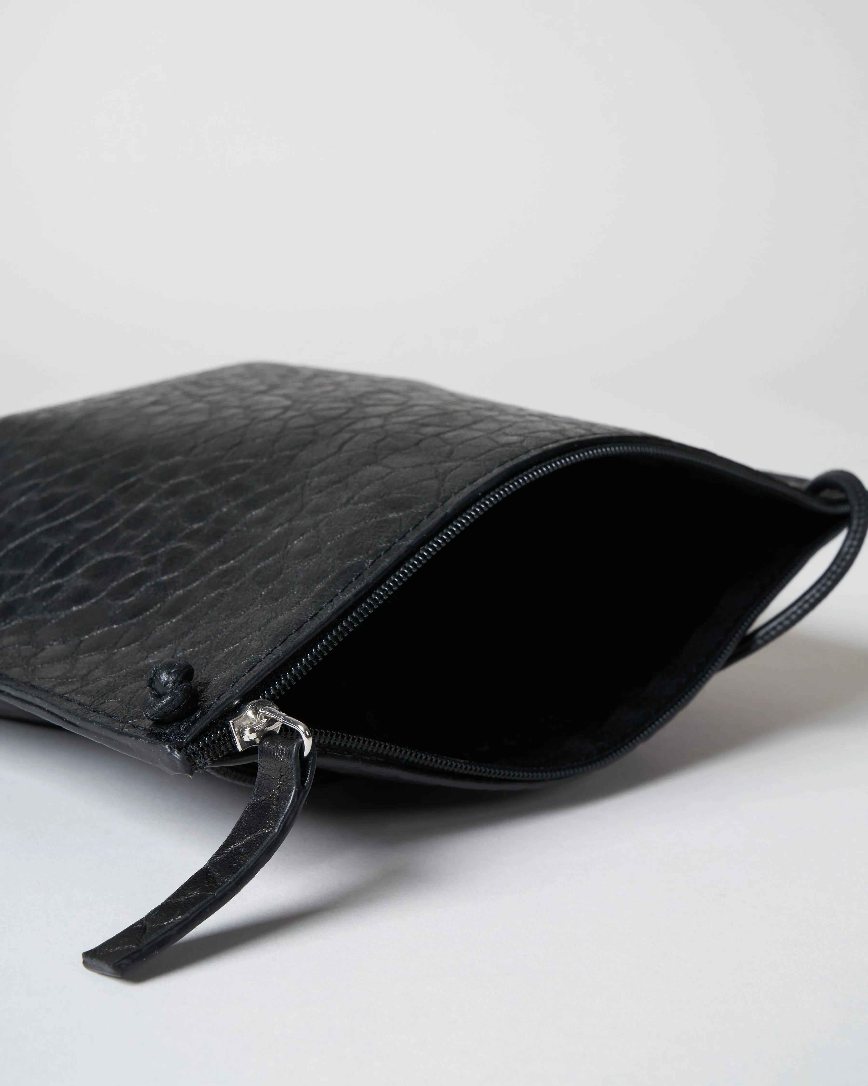 strappy pouch - licorice pebble