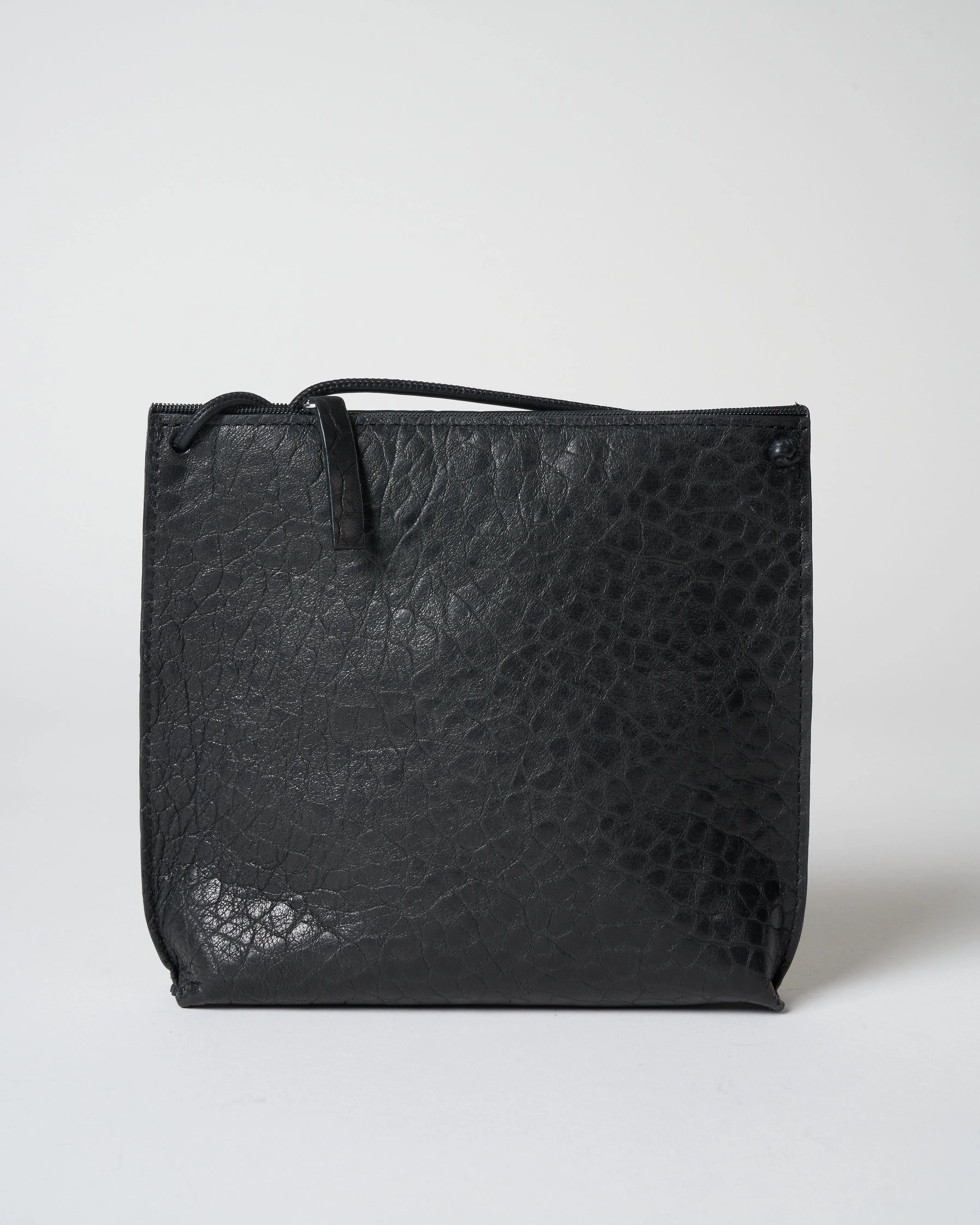 strappy pouch - licorice pebble