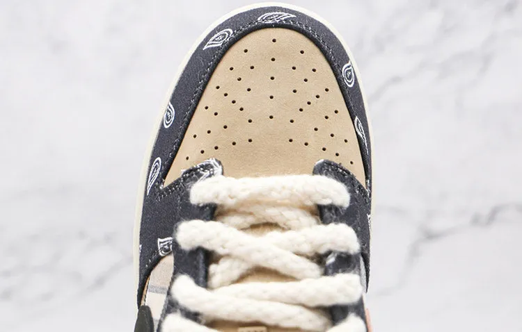 Travis Scott Nike SB Dunk Low.