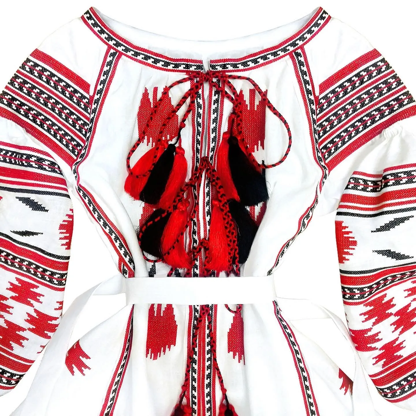 White kaftan with ethnic embroidery